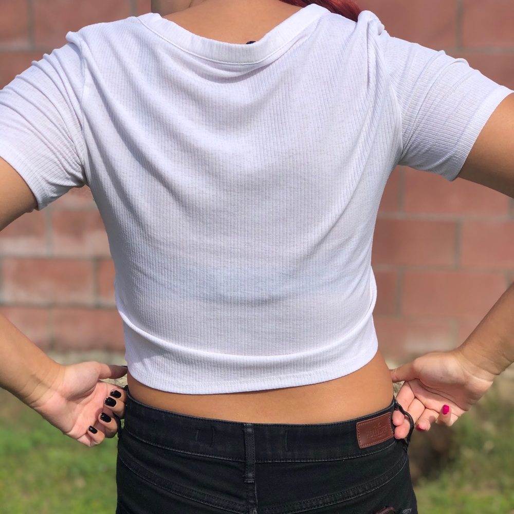 Button crop top 😻🎰 - Picture 5 of 5